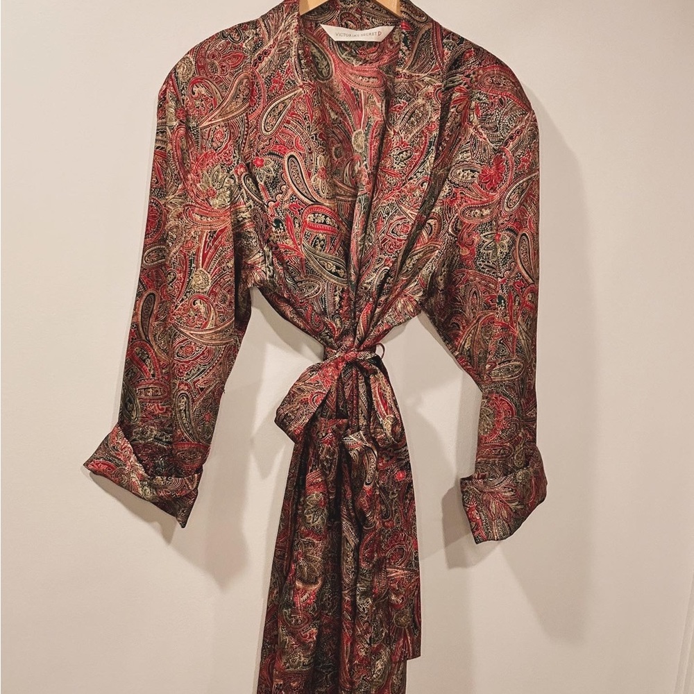 90’s vintage Victoria secret paisley robe/duster